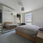Surrey Quays Apartment Near Greenland Dock