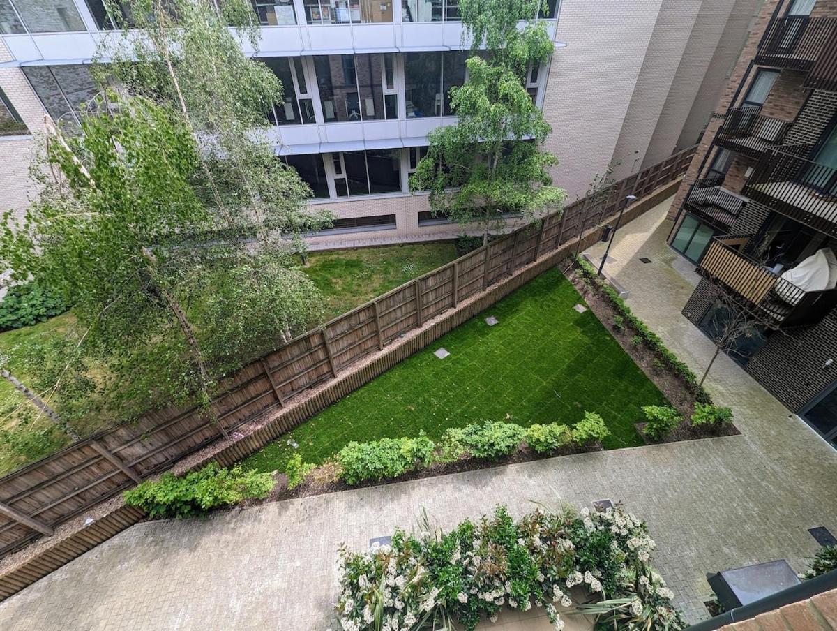 Surrey Quays Near Greenland Dock Apartment *